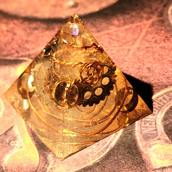 Organite Pyramid - Picture 2 of 4